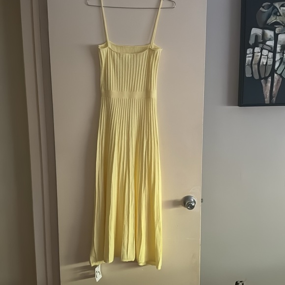 NWT - Picture 2 of 3